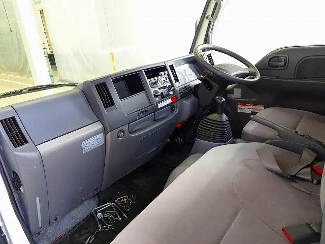 いすゞ エルフ TRG-NKR85A(2WD)の写真7