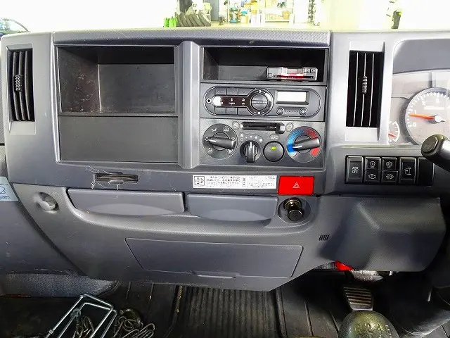 いすゞ エルフ TRG-NKR85A(2WD)の写真10