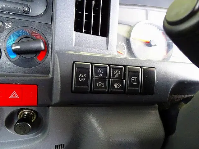 いすゞ エルフ TRG-NKR85A(2WD)の写真12