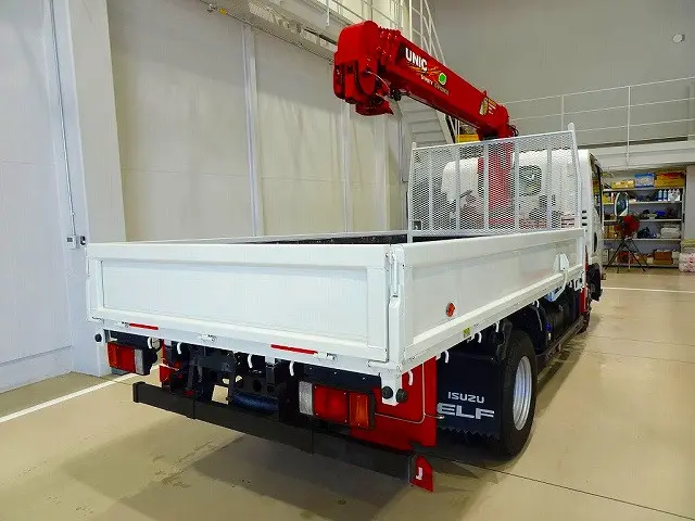 いすゞ エルフ 2RG-NMR88AR(2WD)の写真3