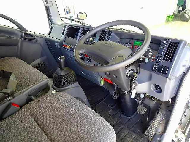 いすゞ エルフ 2RG-NMR88AR(2WD)の写真5