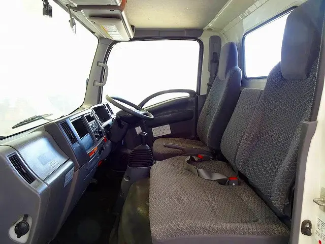 いすゞ エルフ 2RG-NMR88AR(2WD)の写真9