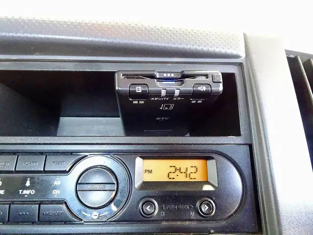 いすゞ エルフ 2RG-NMR88AR(2WD)の写真15