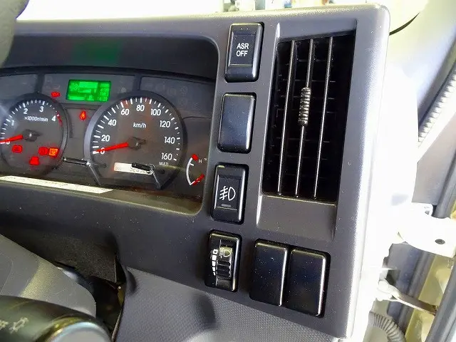 いすゞ エルフ 2RG-NMR88AR(2WD)の写真19