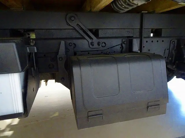 いすゞ エルフ 2RG-NMR88AR(2WD)の写真38