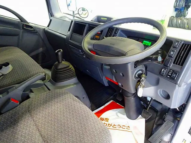 AC PS PW SRS ABS キーレス 左電各ミラー AM/FMラジオ ETC バックモニター ドライブレコーダー アドブルー フロア5MT|いすゞ エルフ 2RG-NPS88AN(4WD)の写真5