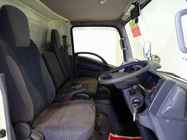 ターボ 排気ブレーキ 坂道発進補助装置 車線逸脱警報装置 衝突被害軽減ブレーキ アイドリングストップ トラクションコントロール |いすゞ エルフ 2RG-NPS88AN(4WD)の写真6