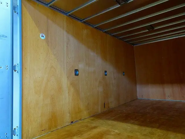 荷台内寸:449×210×217 北村製作所/T20-4309 リア3枚観音扉/90度ストッパー付 荷室左右パネル埋め込みフック3対 荷室灯2個|いすゞ エルフ 2RG-NPS88AN(4WD)の写真26