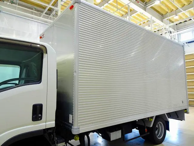 荷台内寸:449×210×217 北村製作所/T20-4309 リア3枚観音扉/90度ストッパー付 荷室左右パネル埋め込みフック3対 荷室灯2個|いすゞ エルフ 2RG-NPS88AN(4WD)の写真29