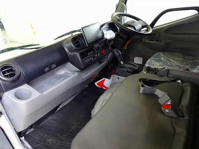 AC　PS　PW　SRS　ABS　キーフリー　左右電格ミラー/ヒーター/電動角度調整　ディスプレイオーディオ　ラジオ　ETC2.0　ルームミラー型ドライブレコーダー(前後)/バックモニター連動|トヨタ トヨエース 2RG-XZC605(2WD)の写真8