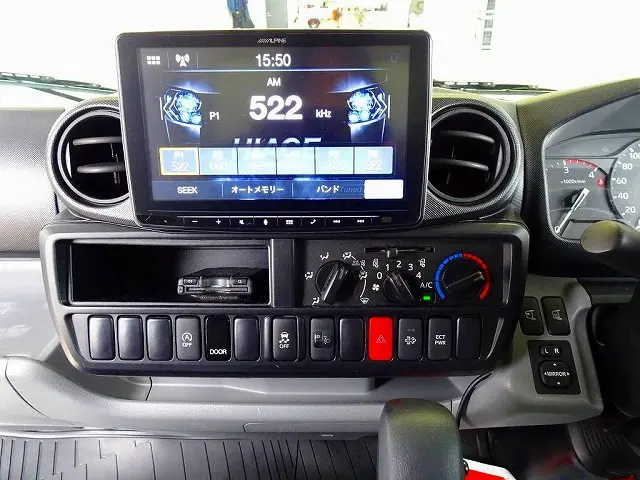 ターボ　排気ブレーキ　アイドリングストップ　トラクションコントロール　電動パーキングブレーキ　フロアAT　2ペダル|トヨタ トヨエース 2RG-XZC605(2WD)の写真11