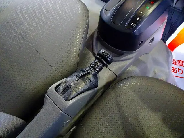 電動パーキングブレーキ|トヨタ トヨエース 2RG-XZC605(2WD)の写真17