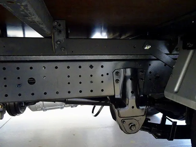 燃料タンク80L　左シャシリア工具箱　シャーシは 錆止め/マフラー塗装 仕上げに力を入れています。|トヨタ トヨエース 2RG-XZC605(2WD)の写真37