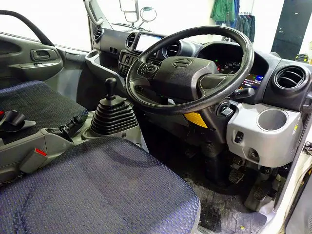 日野 デュトロ 2RG-XZU605M(2WD)の写真5