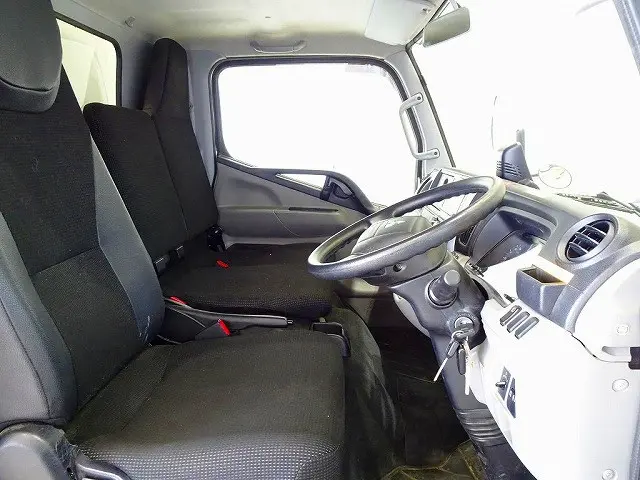 三菱 キャンター 2RG-FDA20(4WD)の写真6