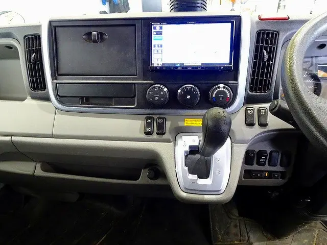 三菱 キャンター 2RG-FDA20(4WD)の写真10