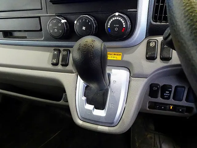 三菱 キャンター 2RG-FDA20(4WD)の写真16