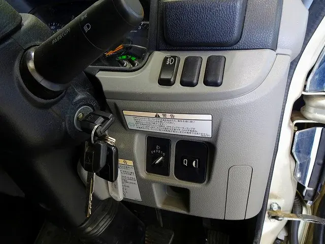 三菱 キャンター 2RG-FDA20(4WD)の写真18