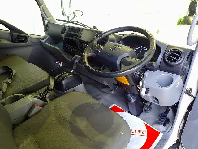 AC PS PW SRS ABS 集中ドアロック 社外メモリーナビ/ワンセグTV/CD/Bluetooth(CN-E320D) ETC バックモニター ターボ 排気ブレーキ フロアAT 2ペダル|トヨタ トヨエース 2RG-XZU710(2WD)の写真5