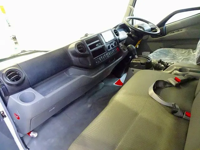 AC PS PW SRS ABS 集中ドアロック 社外メモリーナビ/ワンセグTV/CD/Bluetooth(CN-E320D) ETC バックモニター ターボ 排気ブレーキ フロアAT 2ペダル|トヨタ トヨエース 2RG-XZU710(2WD)の写真8