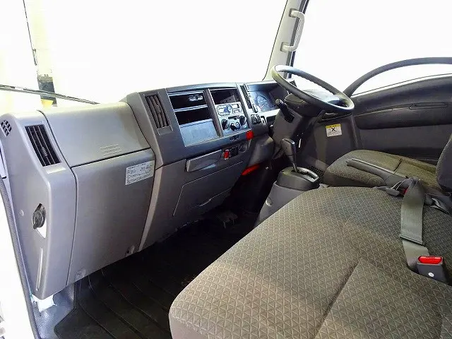 いすゞ エルフ TRG-NMR85N(2WD)の写真8