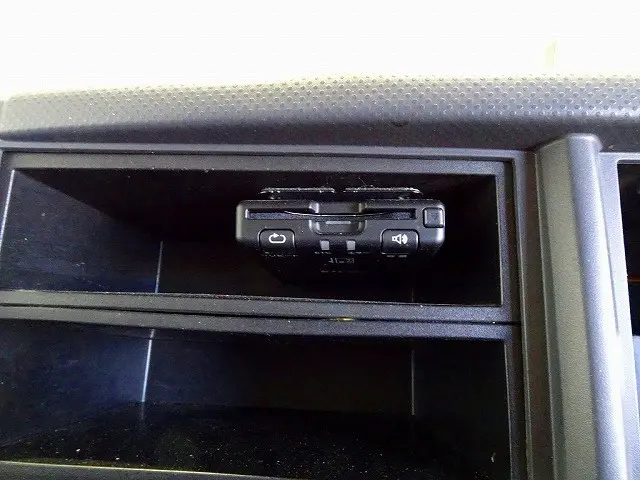 いすゞ エルフ TRG-NMR85N(2WD)の写真15