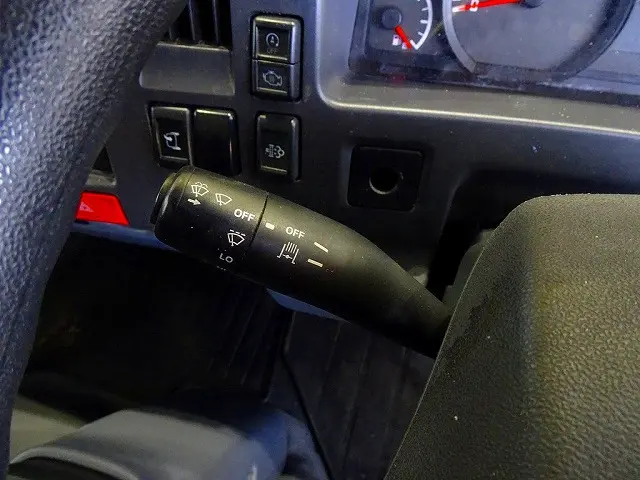 いすゞ エルフ TRG-NMR85N(2WD)の写真20