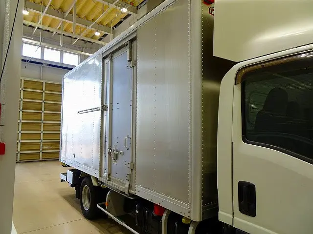 いすゞ エルフ TRG-NMR85N(2WD)の写真28