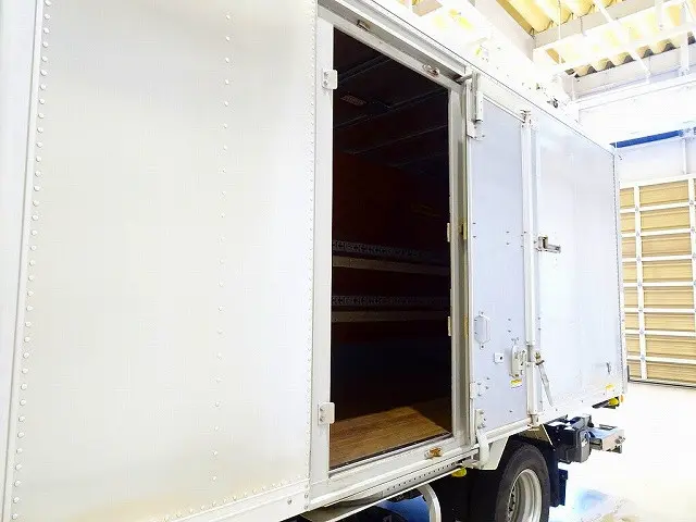 いすゞ エルフ TRG-NMR85N(2WD)の写真31