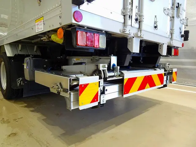 いすゞ エルフ TRG-NMR85N(2WD)の写真33