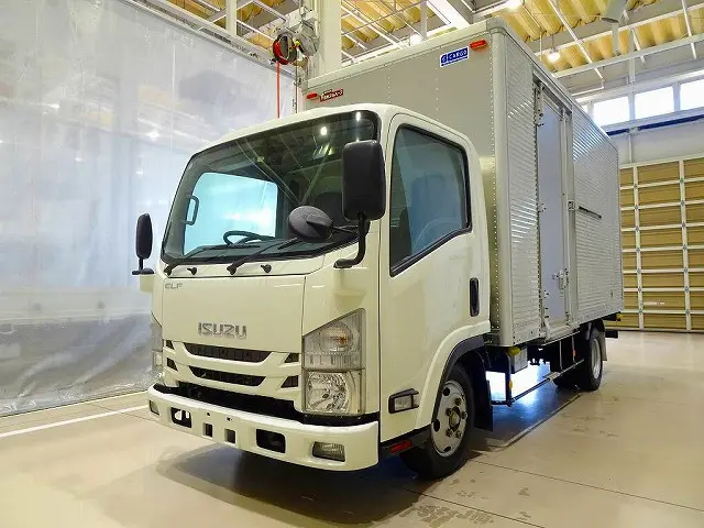 いすゞ エルフ TRG-NMR85AN(2WD)の写真1