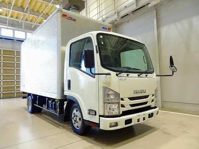 いすゞ エルフ TRG-NMR85AN(2WD)の写真2