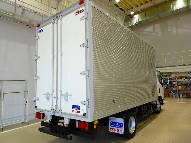 いすゞ エルフ TRG-NMR85AN(2WD)の写真3