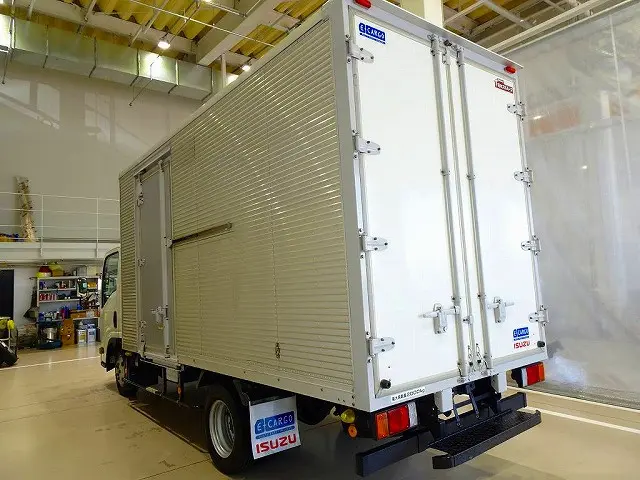 いすゞ エルフ TRG-NMR85AN(2WD)の写真4