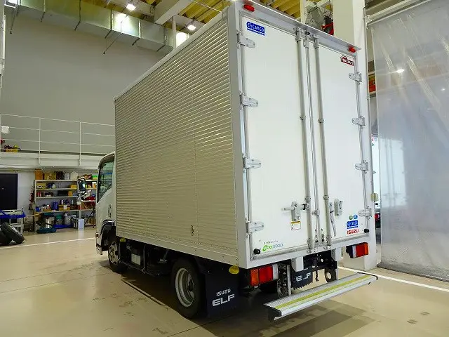 いすゞ エルフ 2RG-NLR88AN(2WD)の写真4