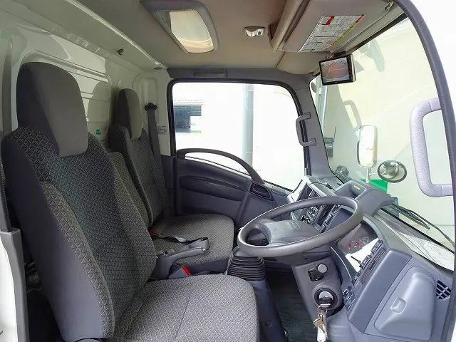 いすゞ エルフ 2RG-NLR88AN(2WD)の写真6
