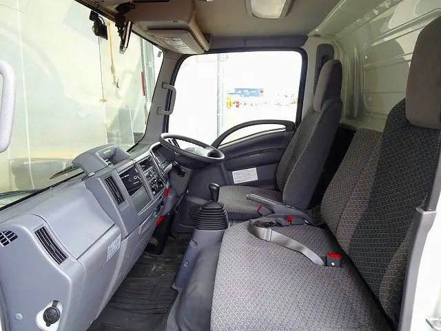 いすゞ エルフ 2RG-NLR88AN(2WD)の写真9