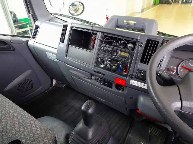 いすゞ エルフ 2RG-NLR88AN(2WD)の写真10