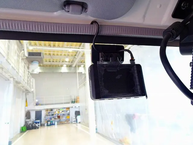 いすゞ エルフ 2RG-NLR88AN(2WD)の写真17