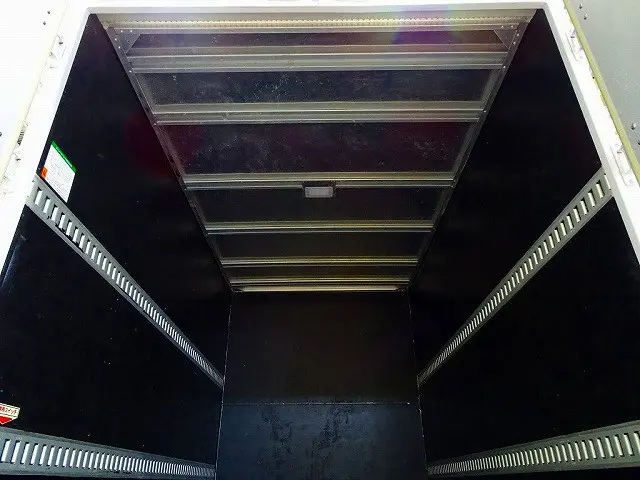 いすゞ エルフ 2RG-NLR88AN(2WD)の写真26