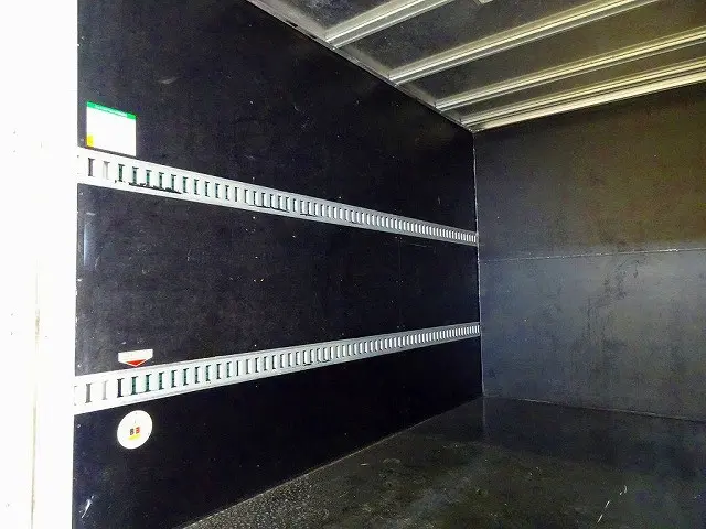 いすゞ エルフ 2RG-NLR88AN(2WD)の写真27