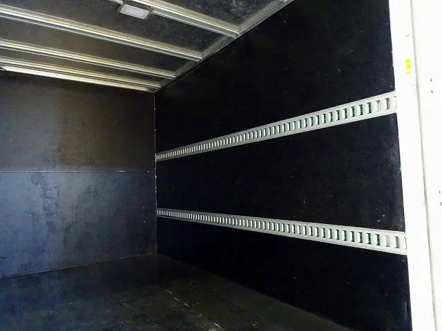 いすゞ エルフ 2RG-NLR88AN(2WD)の写真28