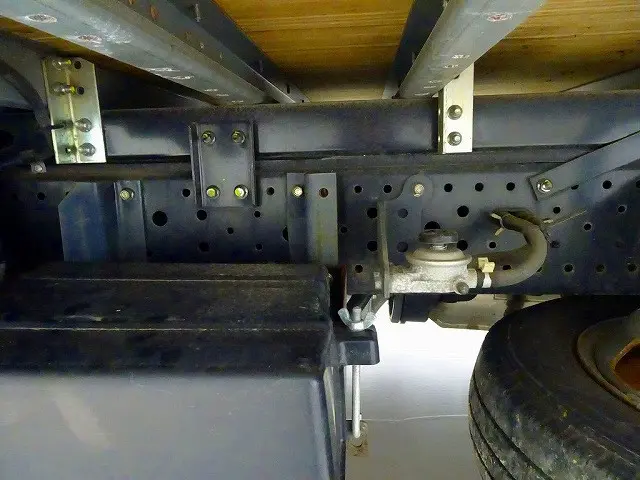 いすゞ エルフ 2RG-NLR88AN(2WD)の写真34