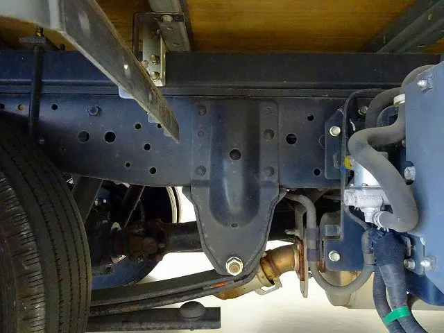 いすゞ エルフ 2RG-NLR88AN(2WD)の写真40