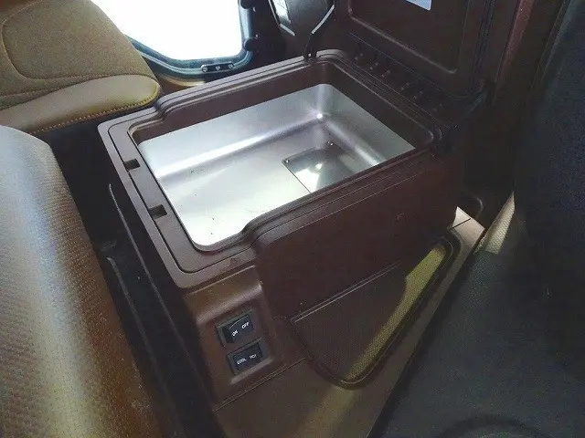 いすゞ ギガ 2PG-CYJ77D(8x4)の写真12