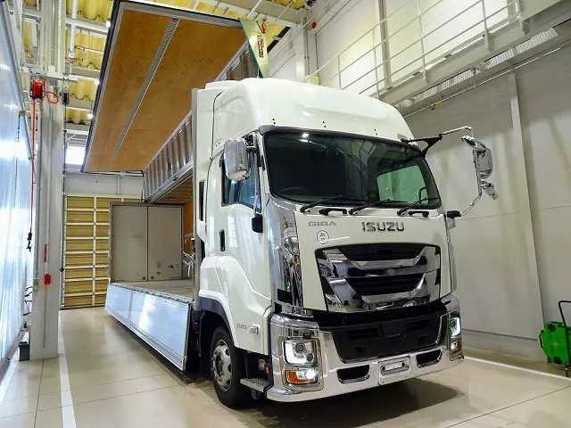いすゞ ギガ 2PG-CYJ77D(8x4)の写真29