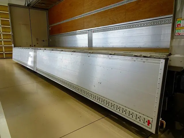 いすゞ ギガ 2PG-CYJ77D(8x4)の写真32