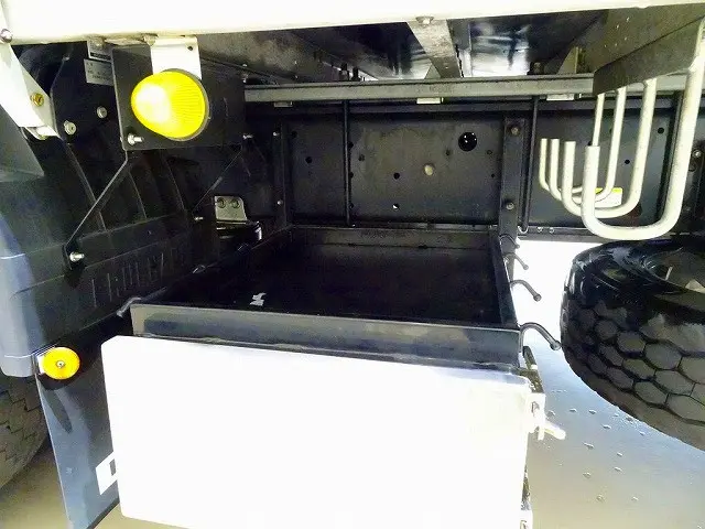 いすゞ ギガ 2PG-CYJ77D(8x4)の写真40