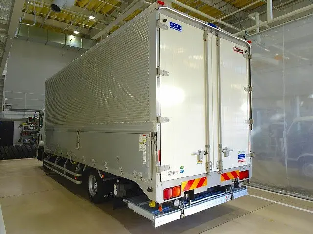 お問合せ管理No.G103 R1 フォワード 2.2t ワイドベッド付 アルミウイング 格納ゲート付 リアエアサス 210ps|いすゞ フォワード 2RG-FRR90T2(2WD)の写真4