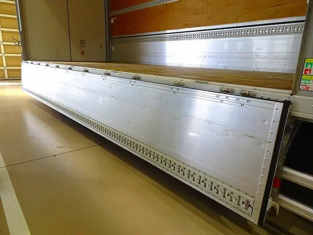 荷台内寸:623×241×240 左右セイコーラック ラッシングレール2段(61cm/140cm) 床フック5対 荷室リア入口回転渡し板付 荷室LED灯3個 格納ゲート/1,000kg付|いすゞ フォワード 2RG-FRR90T2(2WD)の写真28